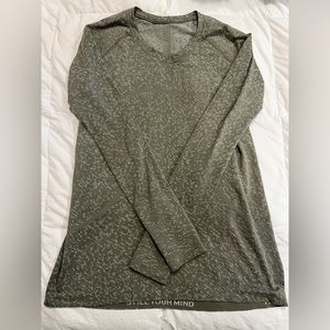 Lululemon Swiftly Tech Long Sleeve Shirt Size 12